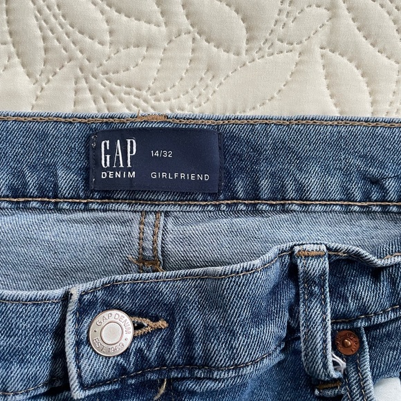 Gap Girlfriend Jeans - Picture 2 of 2